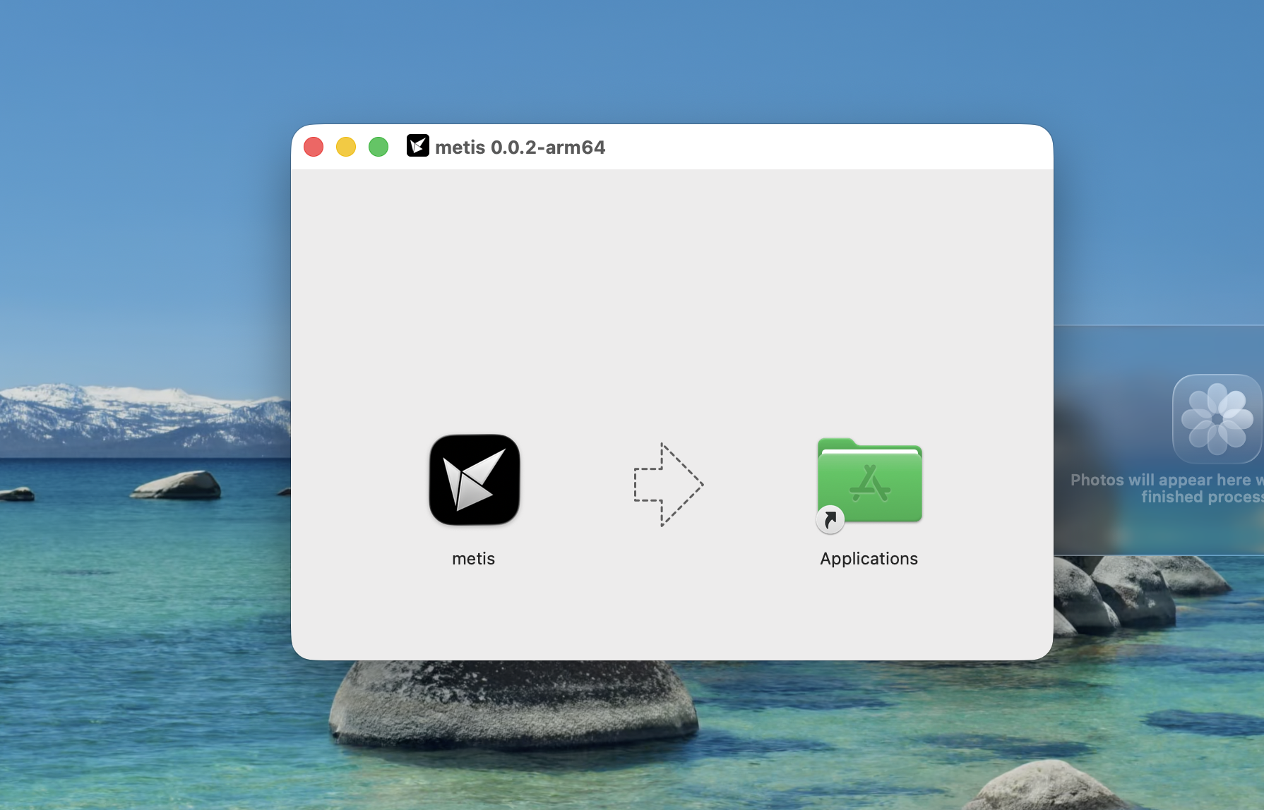 macOS DMG window showing metis being dragged into Applications